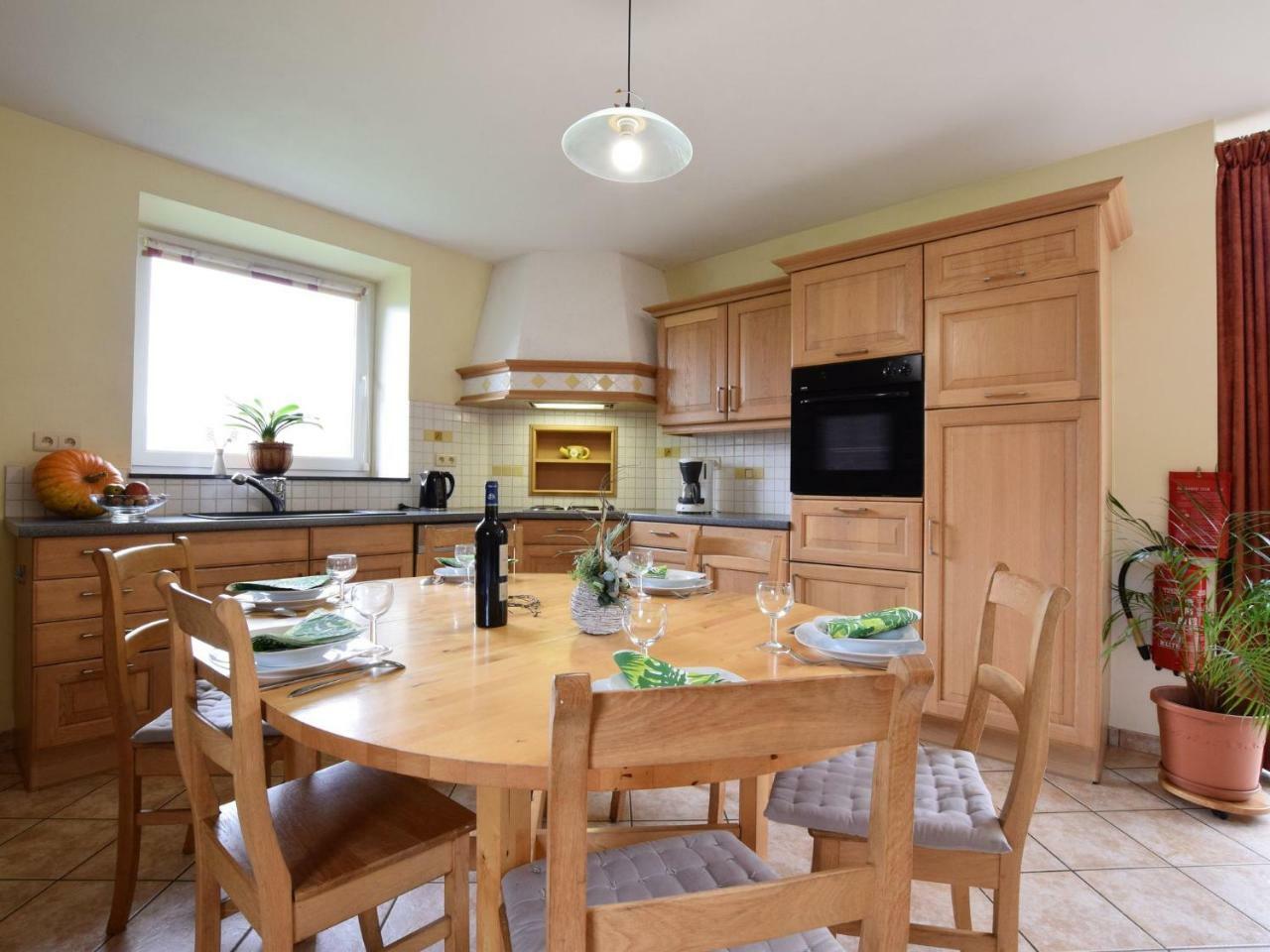 Comfortable Cottage In Neufmoulin With Meadow View Houffalize Eksteriør billede