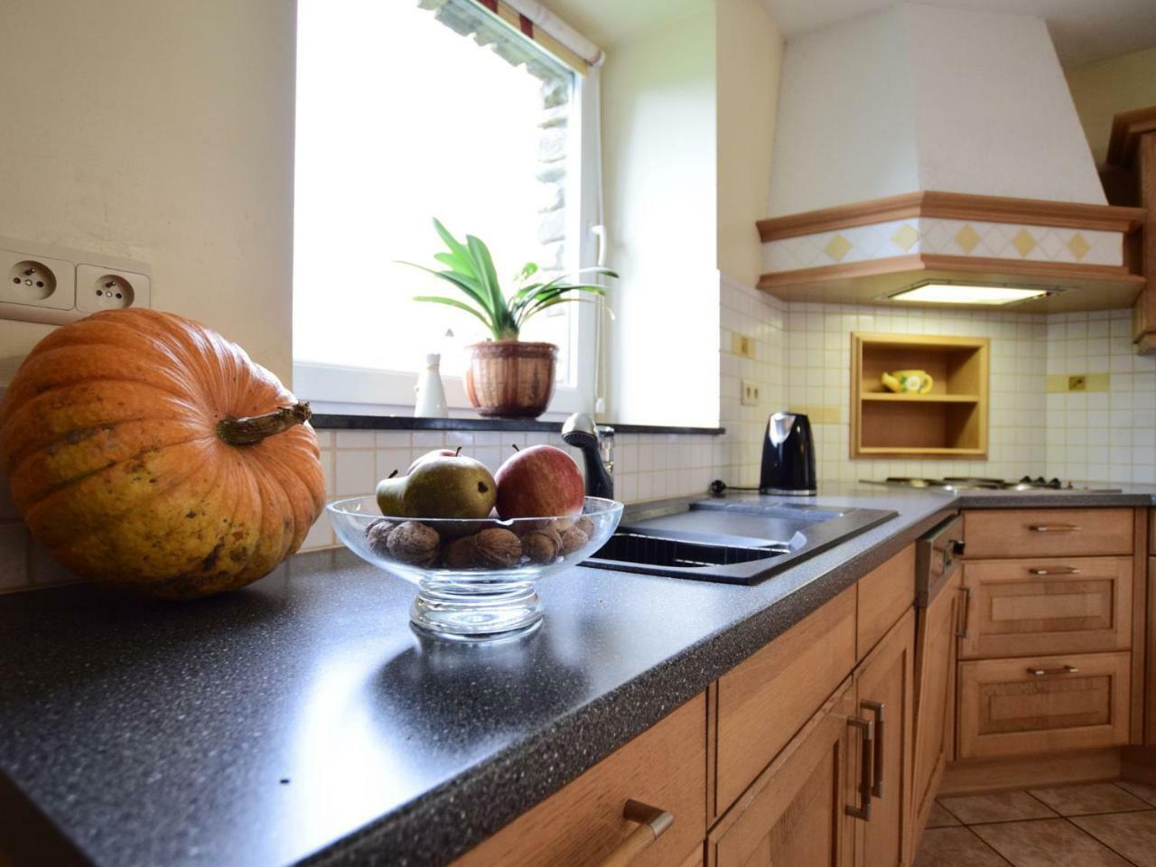 Comfortable Cottage In Neufmoulin With Meadow View Houffalize Eksteriør billede