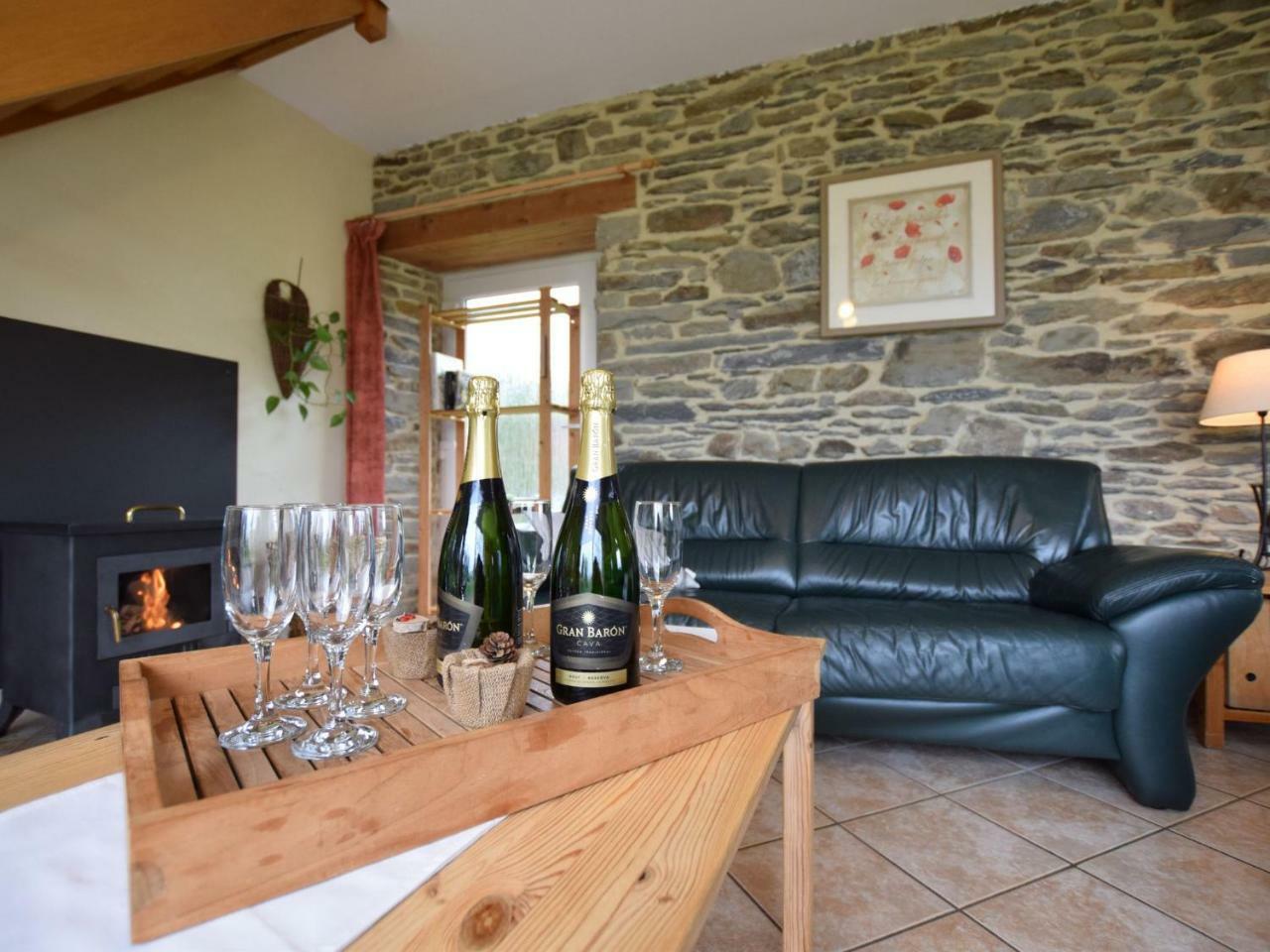 Comfortable Cottage In Neufmoulin With Meadow View Houffalize Eksteriør billede