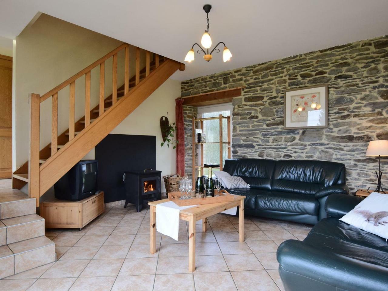 Comfortable Cottage In Neufmoulin With Meadow View Houffalize Eksteriør billede