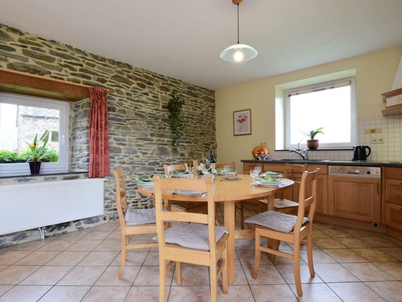 Comfortable Cottage In Neufmoulin With Meadow View Houffalize Eksteriør billede